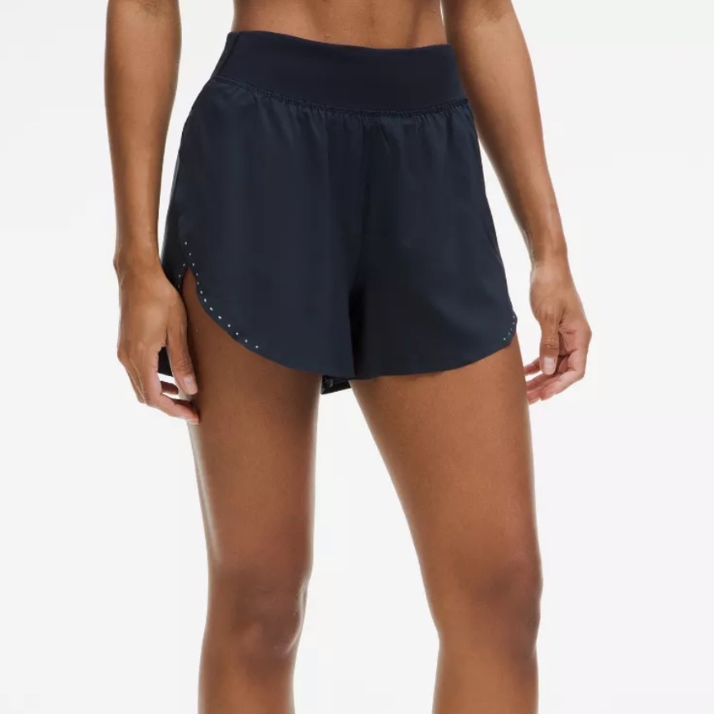 Lululemon Fast and Free Reflective Short - Size 2 - BLACK